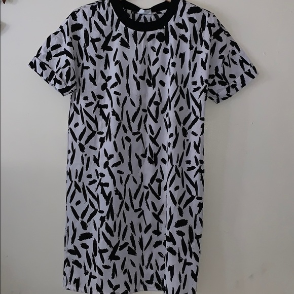 Pattern Shift Dress - Picture 1 of 3